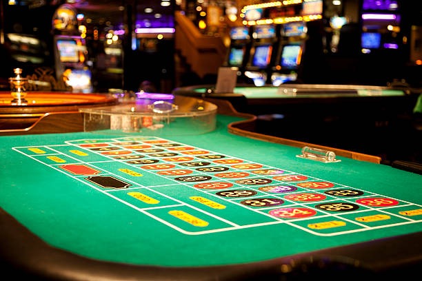 American Roulette wheel with 38 pockets displayed in live studio setting